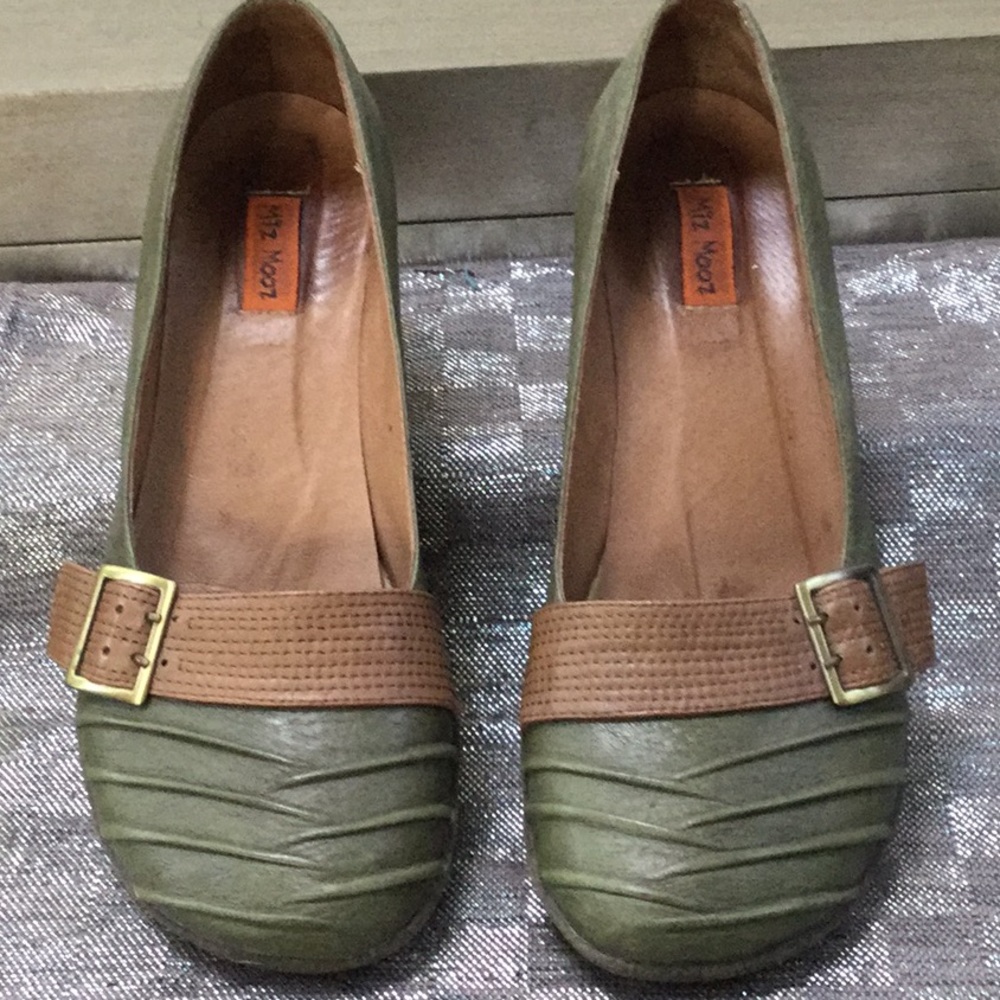 Miz mooz woman’s size 8.5 shoe
